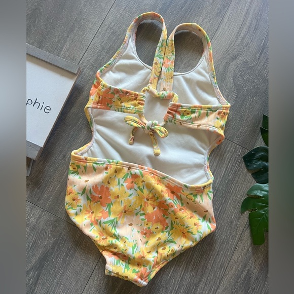 Art class Girls Floral Print Cut Out One Piece Swimsuit in Yellow size XS (4/5) - Picture 4 of 9
